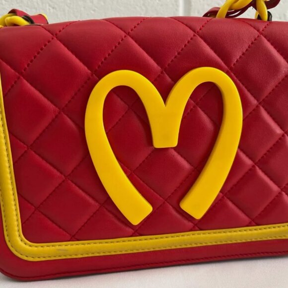 SOLD! AW14 MOSCHINO McDonald’s '20 Billion Served' Quilted Red Shoulder Bag - Picture 6 of 14